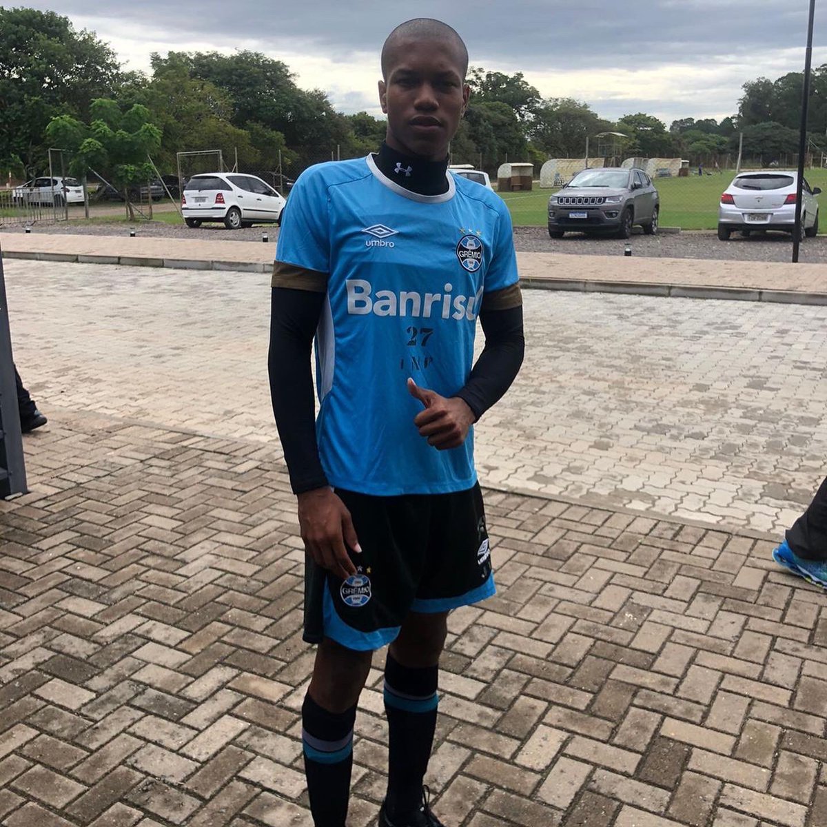 tiemblatiembla's tweet photo. ¡Con todo Carlos! 🇵🇦😎

El panameño Carlos Noville, de 18 años está a prueba con la U20 del Gremio de Brasil 🇧🇷 

#TiemblaTiemblaRPC https://t.co/nXEuP2nxTh