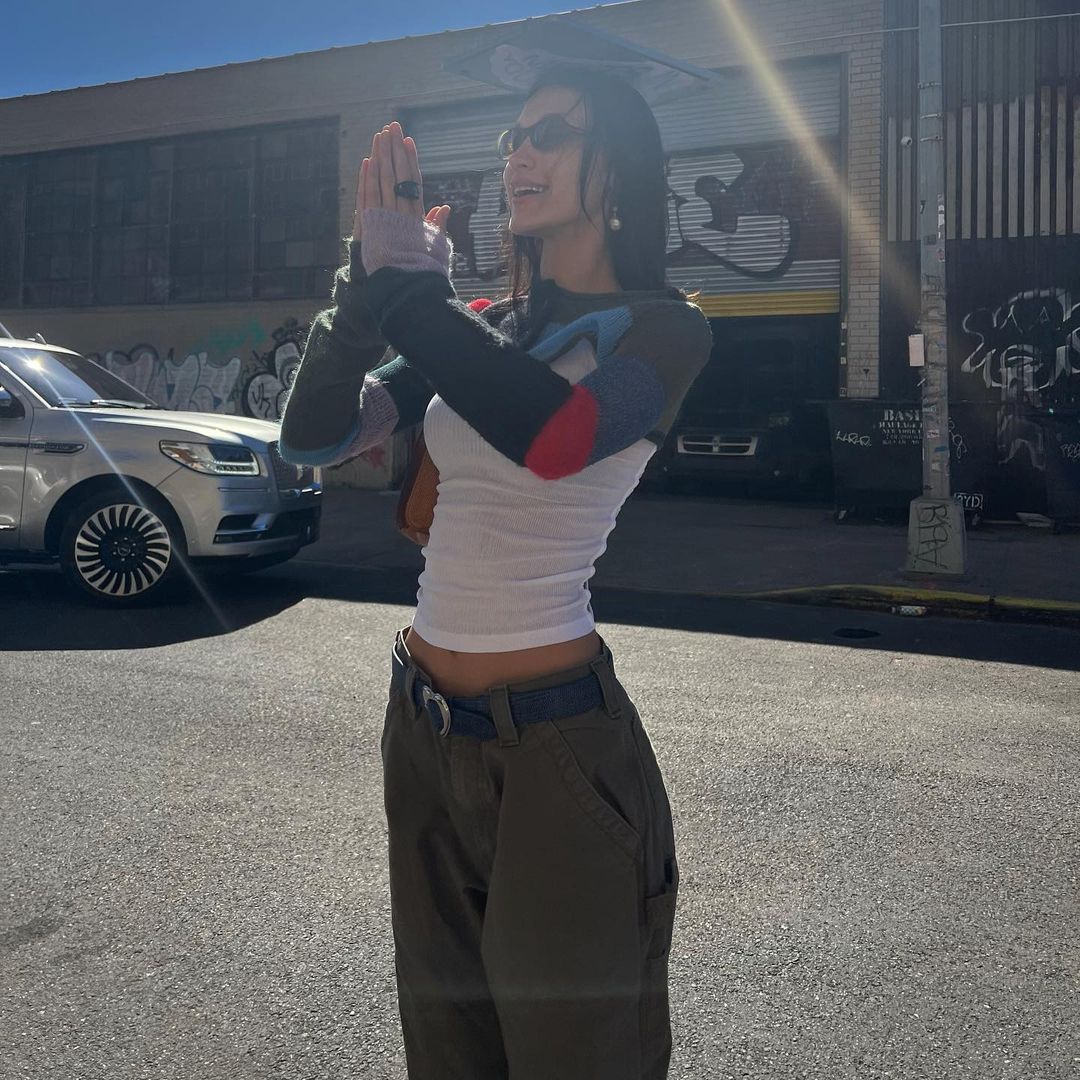 Bhadidcol's tweet photo. Bella Hadid vía Instagram. https://t.co/ZcQVQKCePM