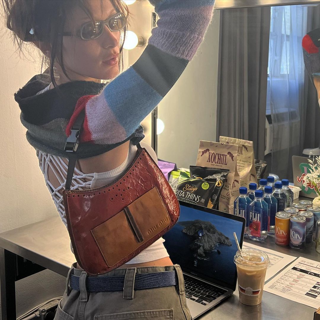 Bhadidcol's tweet photo. Bella Hadid vía Instagram. https://t.co/ZcQVQKCePM