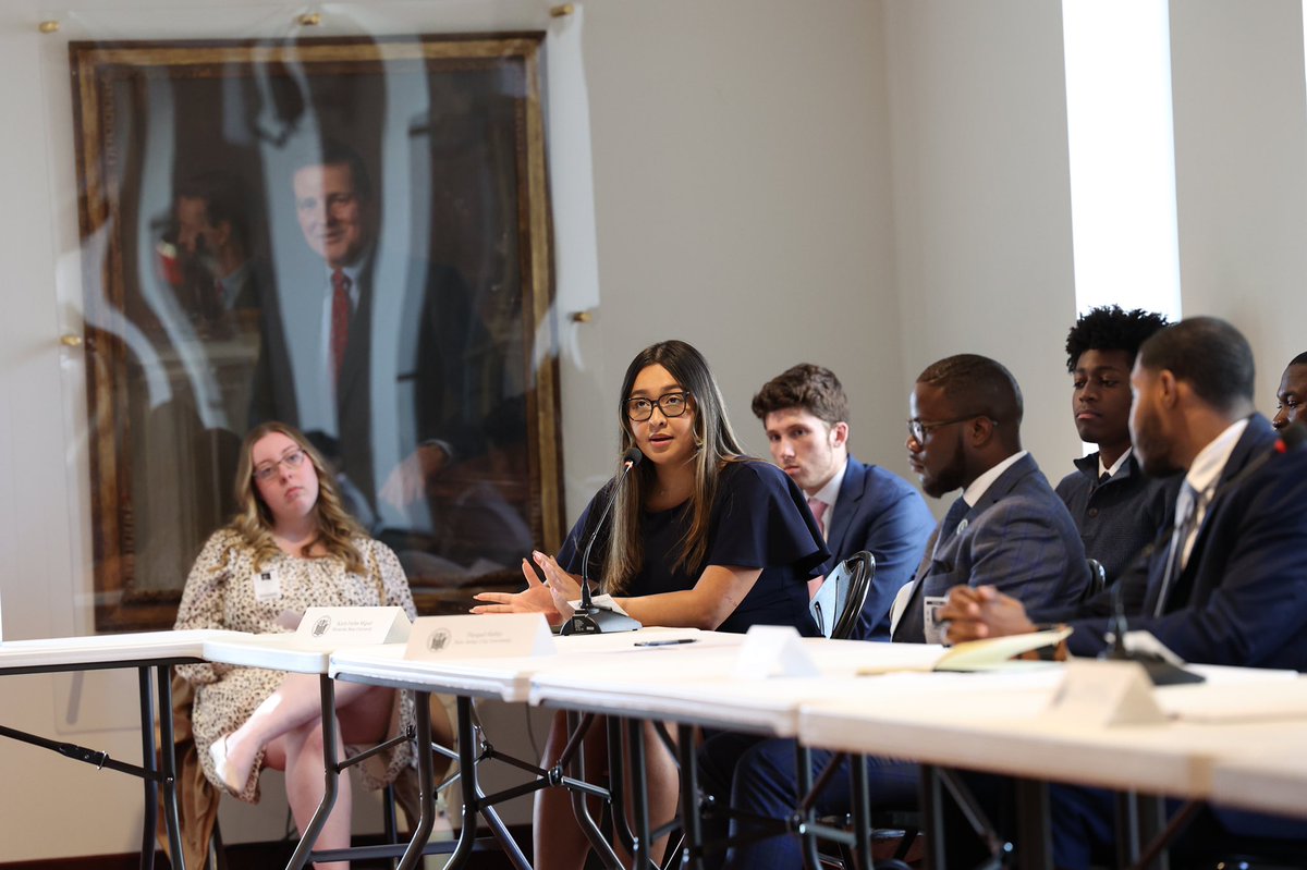 GovMurphy's tweet photo. Today, I met with Student Government Association Presidents from colleges and universities across our state. By improving higher education access and affordability, we are restoring New Jersey as the State of Opportunity for the next generation. https://t.co/D85rWo7puQ