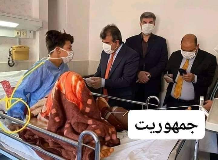MujahidZawan's tweet photo. د ایران ولسمشر د ډاډ ورکولو په پار له افغان محصلینو سره روژه ماتی کړی نـــــن 
څومره ستر توپير امارت او جمهوریت تر منځ https://t.co/nmUEfg4AkR