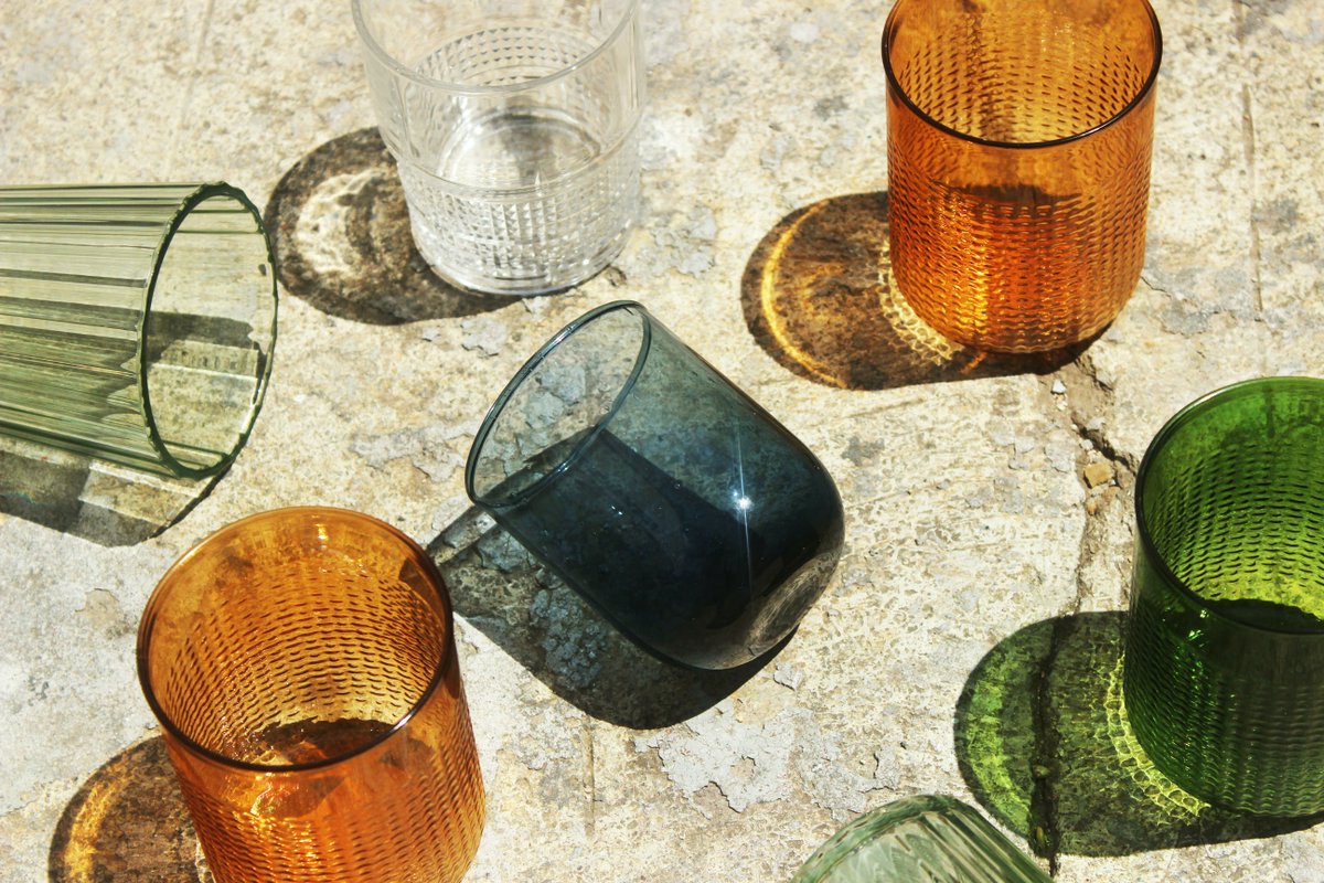 jerrymoorealtor's tweet photo. 💐 Blue! Red! Yellow! Colors bloom into Spring alongside the flowers and trees 🌈 Bring that color inside this Spring: colored glassware! 👉 https://t.co/aEz54V1Qqt  

📸 Dstudio Bcn / Unsplash

#color #glass #spring #design #kitcehn #trend #realestate #lakehome #onthewater #blog https://t.co/XqF6XA9IVD