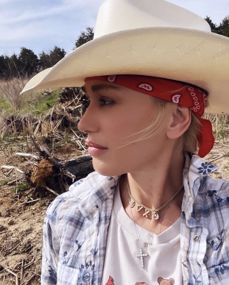 Gwen Stefani tweet media