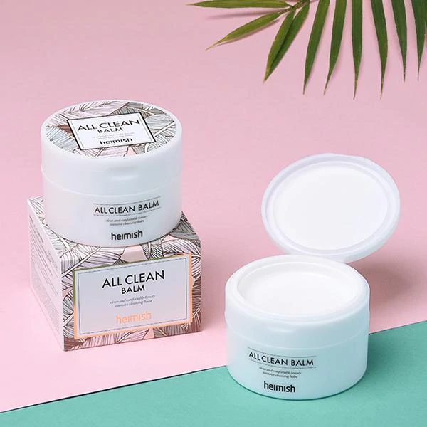 HEIMISH All Clean Balm
CLEANSING
The balm-like texture changes to an oil cleanser upon contact with water to cleanse thick makeup without tugging or dehydrating skin. Hypoallergenic ingredients including shea butter, citrus herbs, fruits and white flower extracts make it suita...