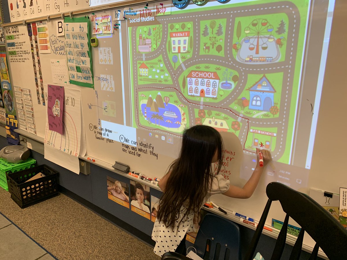 MrsHensonOPS's tweet photo. Ss got to look at a map and share what they noticed. Ss told the volunteer which way to go (N, E, S, or W) to get to a certain location (which they ROCKED at this and LOVED this activity) and make a map of the classroom! #CsCardinal #Kinder #opsmomentsthatmatter https://t.co/ONutAkxIlb