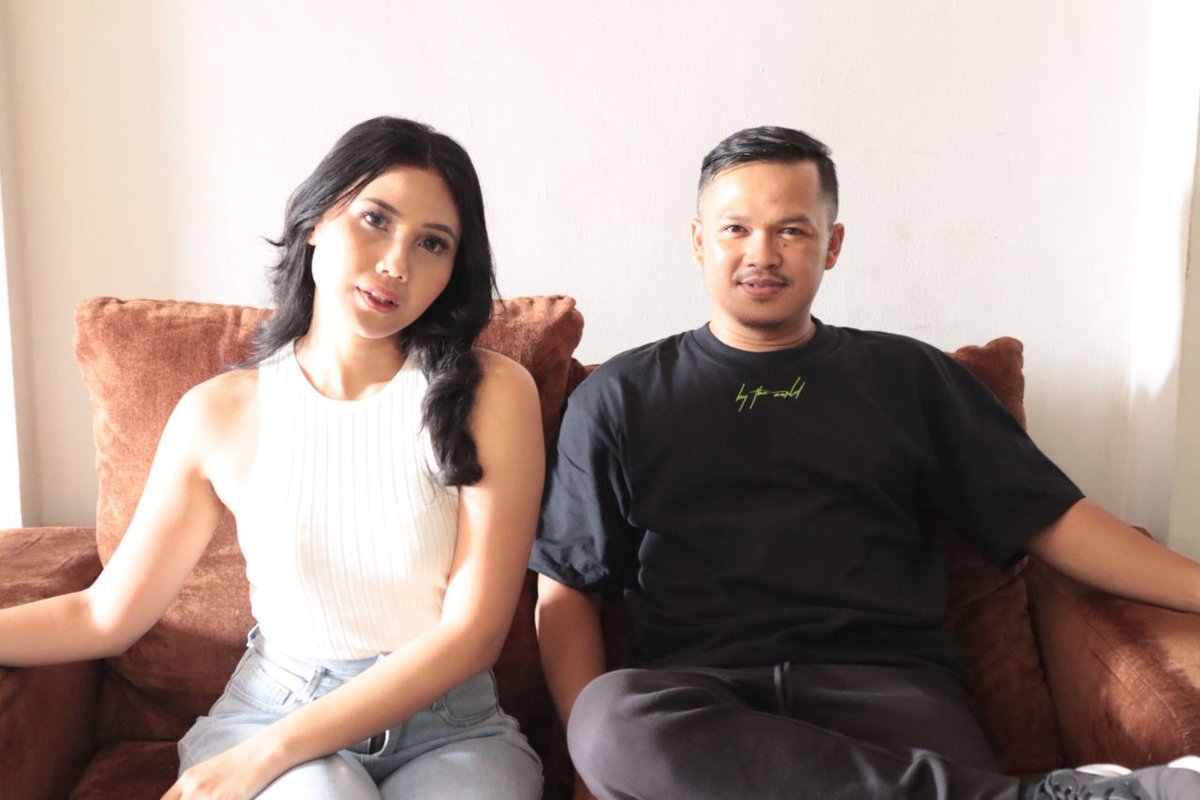 radiopinguinfm's tweet photo. Semangattt pagi, #WIBIWINDA sampai jam 10 pagi temenin anda yukk request lagu favorit anda di sini https://t.co/RZ4B0AekLs