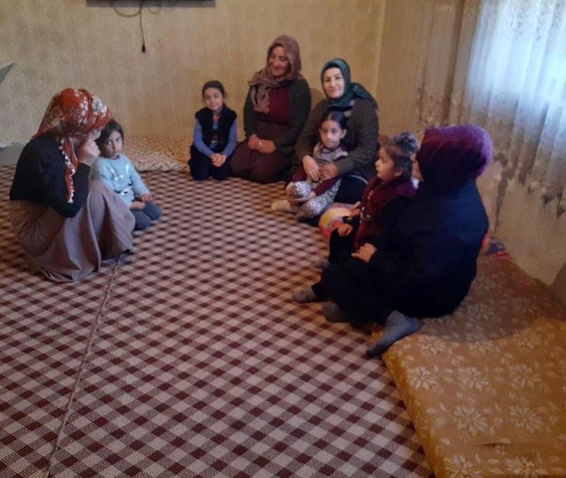 havvaduran65's tweet photo. 📍EDREMİT
📍TUŞBA
➡️İl kadın kolları olarak #Eminpaşa #Beyüzümü Mahallelerimizde iftar sofrası kurdular..
Tüm çabamız yüzlerde bir tebessüm olabilmek ve gönül soframızı paylaşmaktır.
Y K Üyelerimiz;
#TülayIŞIK
#ZülfiyeAKSOY
#BAYSAL
#CABAL
Gönül sofralarına misafir oldular https://t.co/3IhCTvxCfy