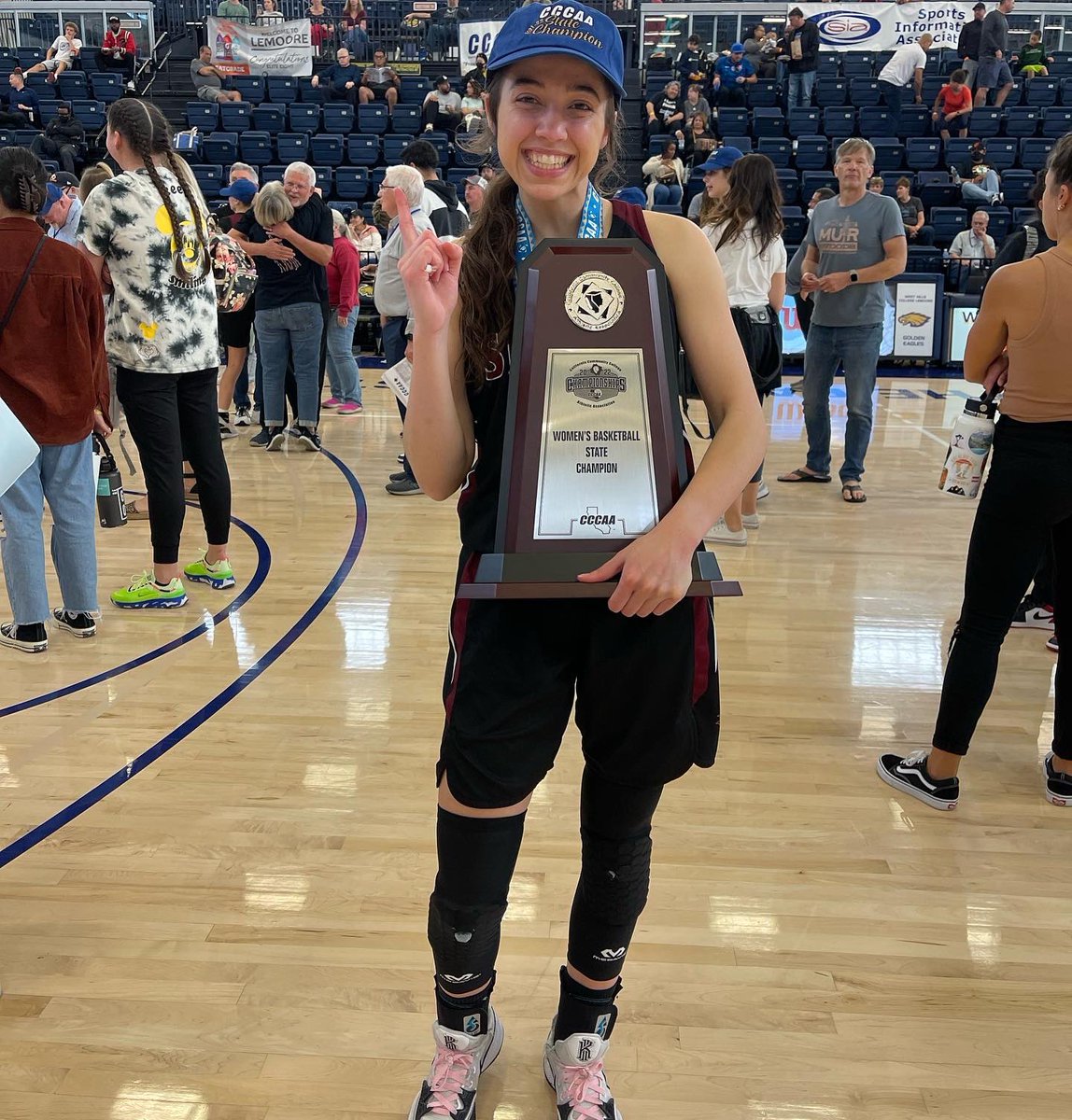 CoachT2NCD's tweet photo. I’m in tears… So happy for this young lady right here. She’s hit every adversity you could think of. Stereotyped in HS, only a shooter they said, she’s back to back All-State, State Champion now committed to Dominican University! Congrats @jennaduley . Keep proving them wrong! https://t.co/cuDFDGlLGg