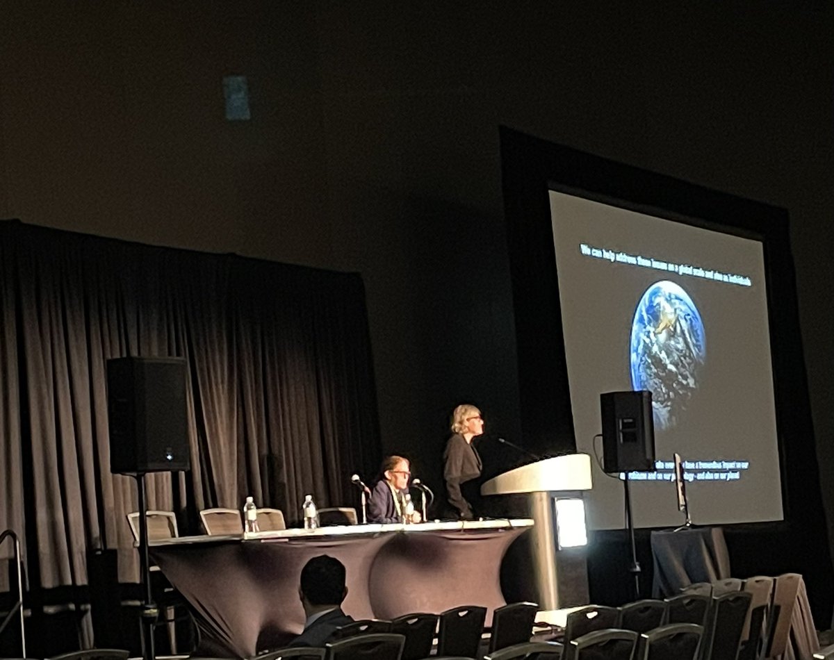 Fantastic session on #microbiome at the #AACR22 and inspiring talks by @BethAMcCormick @BertrandRouty and my mentor, @JenWargoMD! Such an exciting time to be in this field with so much potential to help patients!