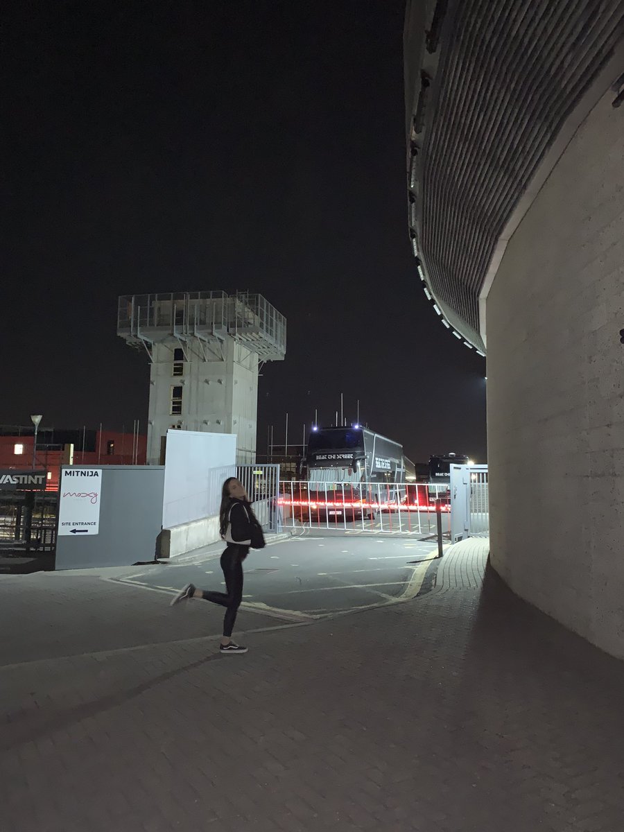 mpaskinn's tweet image. such a good few days in plymouth for @5SOS 💙🤍