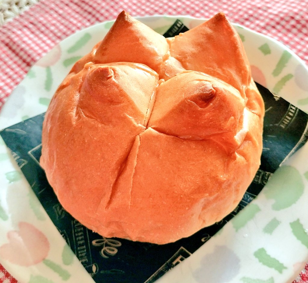 今日は何したの 大好きラケルパン 生協さんのカタログで 見つけると つい注文してしまいます 切り込み入れて バターを挟んで温めると うまー です ラケルパン ナイスラケルパン T Co G9vopmzo5x Twitter