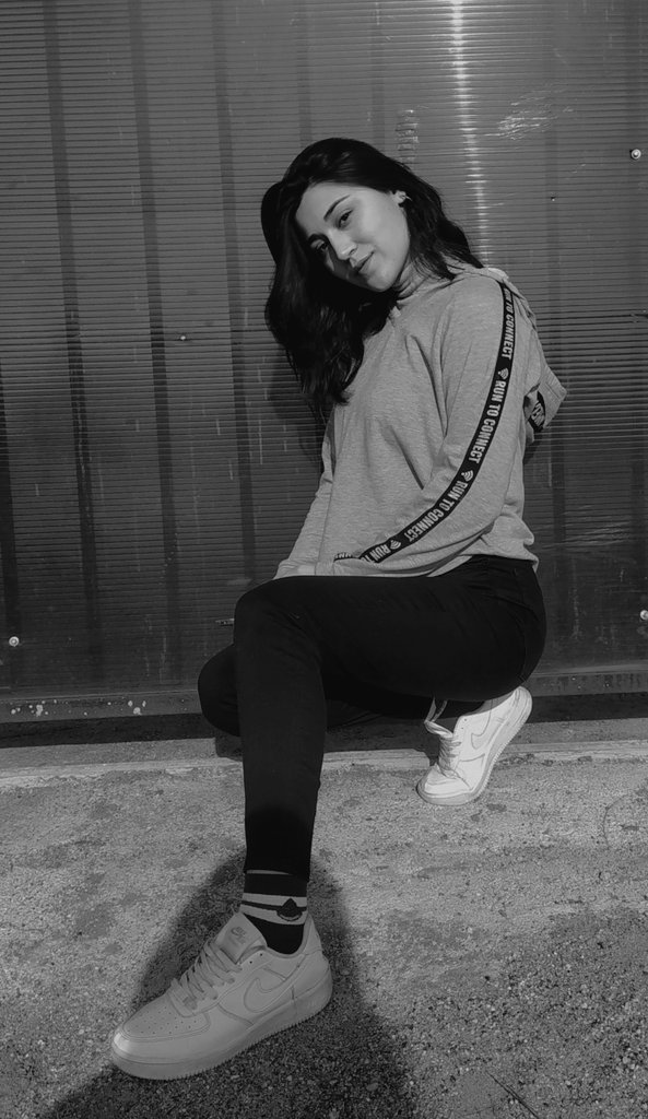 Siyah Beyaz foto atma twiti 🖤