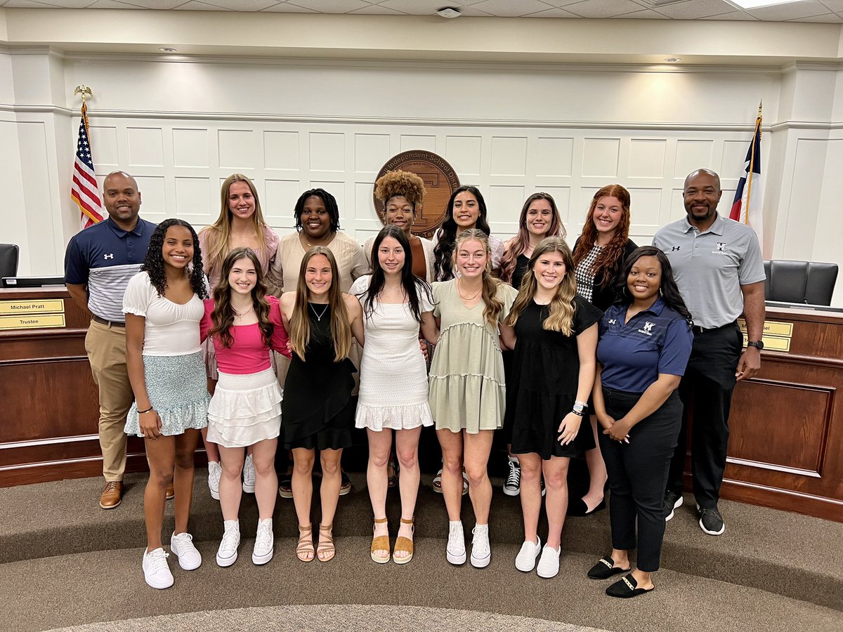 TomballISD's tweet photo. Congrats 🎉 to the @TISDTMHS Girls Basketball who were recognized for their back-to-back championships and a deep playoff run. https://t.co/12axTCpXO0