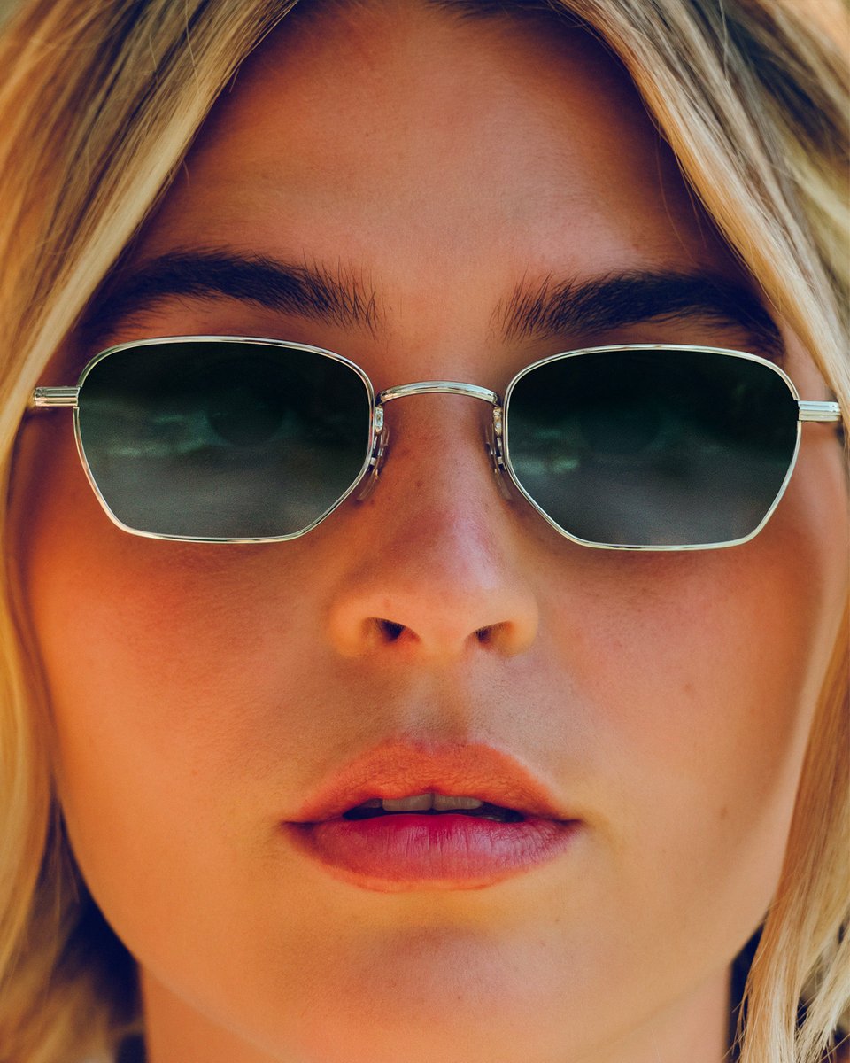 Meet the Holly: smooth lines and modern angles, executed in perfect balance. Reminiscent of popular 90s styles (remember the 90210 Jason Priestley days?)

Available now in three colors. bit.ly/3JAhsF0