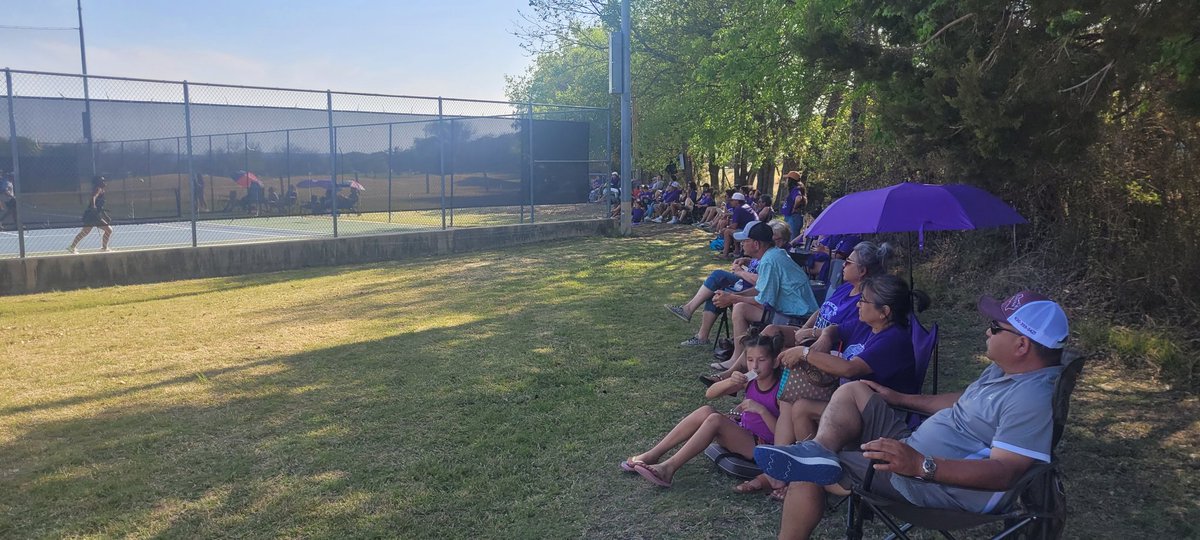 StockdaleTennis's tweet photo. Stockdale sure travels well! Good turnout at Regionals https://t.co/naubBiq6Qp