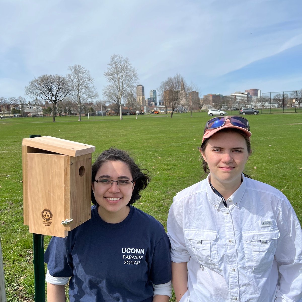 SarahKnutie's tweet image. I had so much fun putting up boxes with @sydbiosis &amp;amp; @A_McGrr today in Hartford Parks! More to come!

Fingers crossed for birds! 🐣🪰🤞

Check out the Hartford skyline in the background!

@SGCI_UConn @UConnEEB @ColtFoundation @Park_Westmoor @parasite_squad