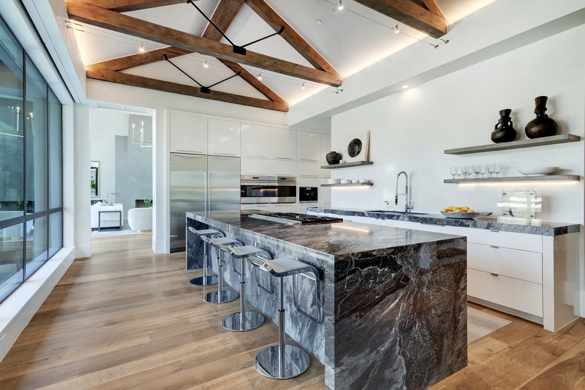 TKImages's tweet photo. This award winning custom built home is pretty dreamy 😌

11320 Somerland | 8,616 sqft | Memorial Villages | $6,249,000 USD | MLS# 44885971

📸: Bill Krampitz
🖥: Judy Dail
Agent: Cynthia Bigelow
Builder: Thompson Custom Homes, Ryan Gordon
Talbot Cooley Interiors
Moss Landscaping https://t.co/YU6P4rJ3yD