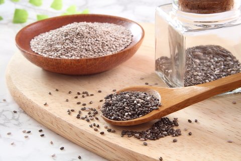 LoriShemek's tweet photo. Chia Seeds are a Powerhouse of Health.  

These tiny seeds contain large amounts of fiber, omega-3 fats (ALA), plant protein &amp; several essential minerals + antioxidants.

Chia Promotes:

👉Balanced Blood Sugar
👉Lower Blood Pressure
👉Increased Fiber Intake
👉Lower Inflammation https://t.co/7fHLTyEDEQ