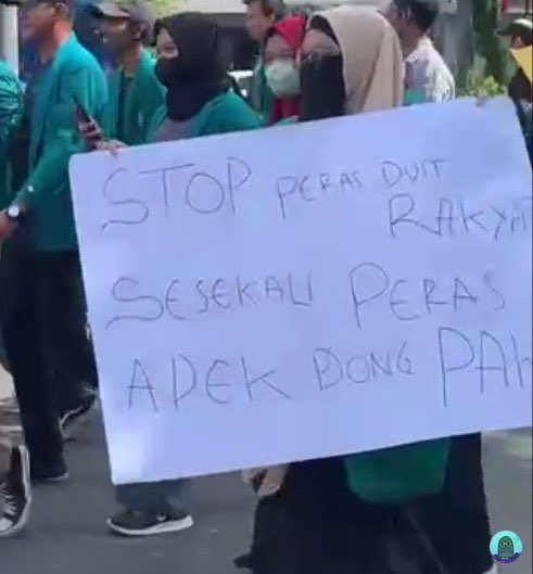 ElinaDio's tweet photo. Nggak yg tua..nggak yg muda 
Perempuan2nya sange'an https://t.co/g75biw3h7r