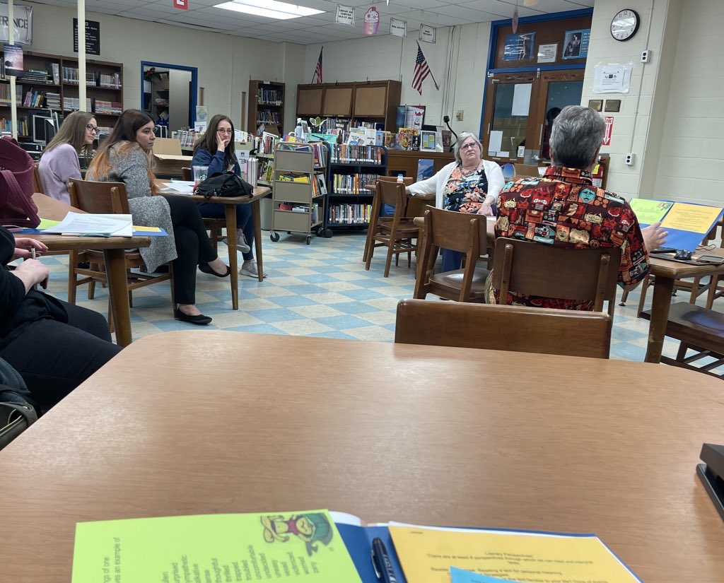 NBEnglishDept's tweet photo. It was a great listening to our middle school students talk about their independent reading books with the wonderful @amybenjamin1. We were taking the bus to theme town! A day of learning for all #booklove #choicereading #classroomconvos @Ms_Taibi @templekeeper @PrincipalRMMS https://t.co/uAu83ZvwwC