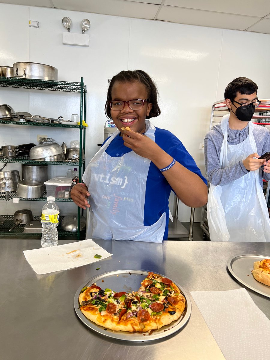 We had a ton of fun in yesterday's cooking class!  Thank you to all of our participants and especially our instructors Charlie and Cristina.  We love CREATING COMMUNITY through these fun classes!