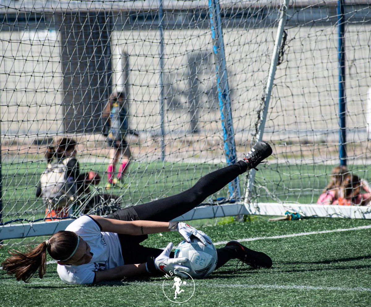 ⚽❌ ᴀʙʀᴀᴢᴏ ᴅᴇ 𝗻𝗼 ɢᴏʟ

📸 Iara Viera

🇫🇮 #TodosJuntos #IsasaU 🇫🇮