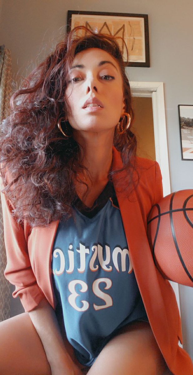 RoscoeGerm's tweet photo. @PWRFWDteam In my vintage #1 #WNBADraft Pick @WashMystics CHAMIQUE HOLDSCLAW jersey โ a pair of @Candace_Parker Exhibit A sneakers #wnba #draftdayfits #allOrangeEverything ๐๐๐ฅ๐ https://t.co/xajgXPVYbV