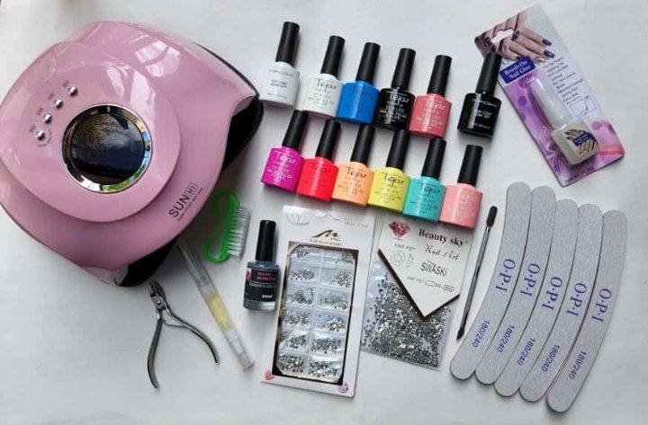 camcabral04's tweet photo. Holi, vengo a promocionar mi emprendimeinto. Si quieren conseguir maquillaje, productos de manicura y Skin Care buenos y dentro de todo accesibles, pueden encontrar esto y mucho más en mi página @Muycoqueta_❤️✨

Me ayudaría muchísimo si pueden compartir, gracias 🥰 https://t.co/B8CTOMr0G7