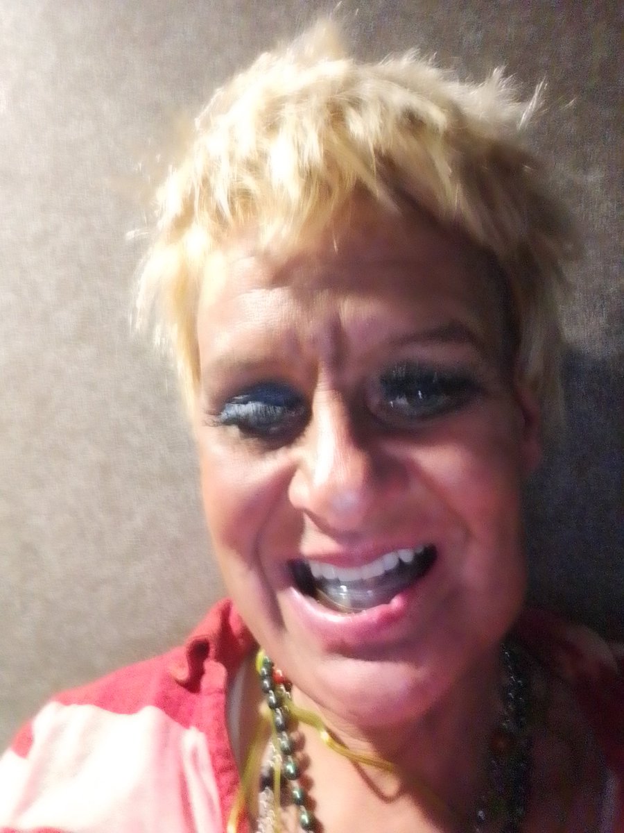 DenaDeason's tweet photo. Hey everybody, down here in Louisiana, trying to get a job, look for work, and single still, but loving life!! Love, Dena D. !! https://t.co/1Q0G4btFKt