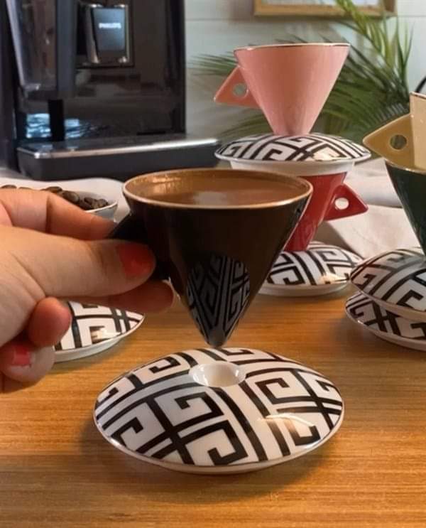 نوطرة جديدة فناجيل اتقول ازغده 🤣🤣
مرهون في كسرة التبسي وتنتهي وظيفته 😄