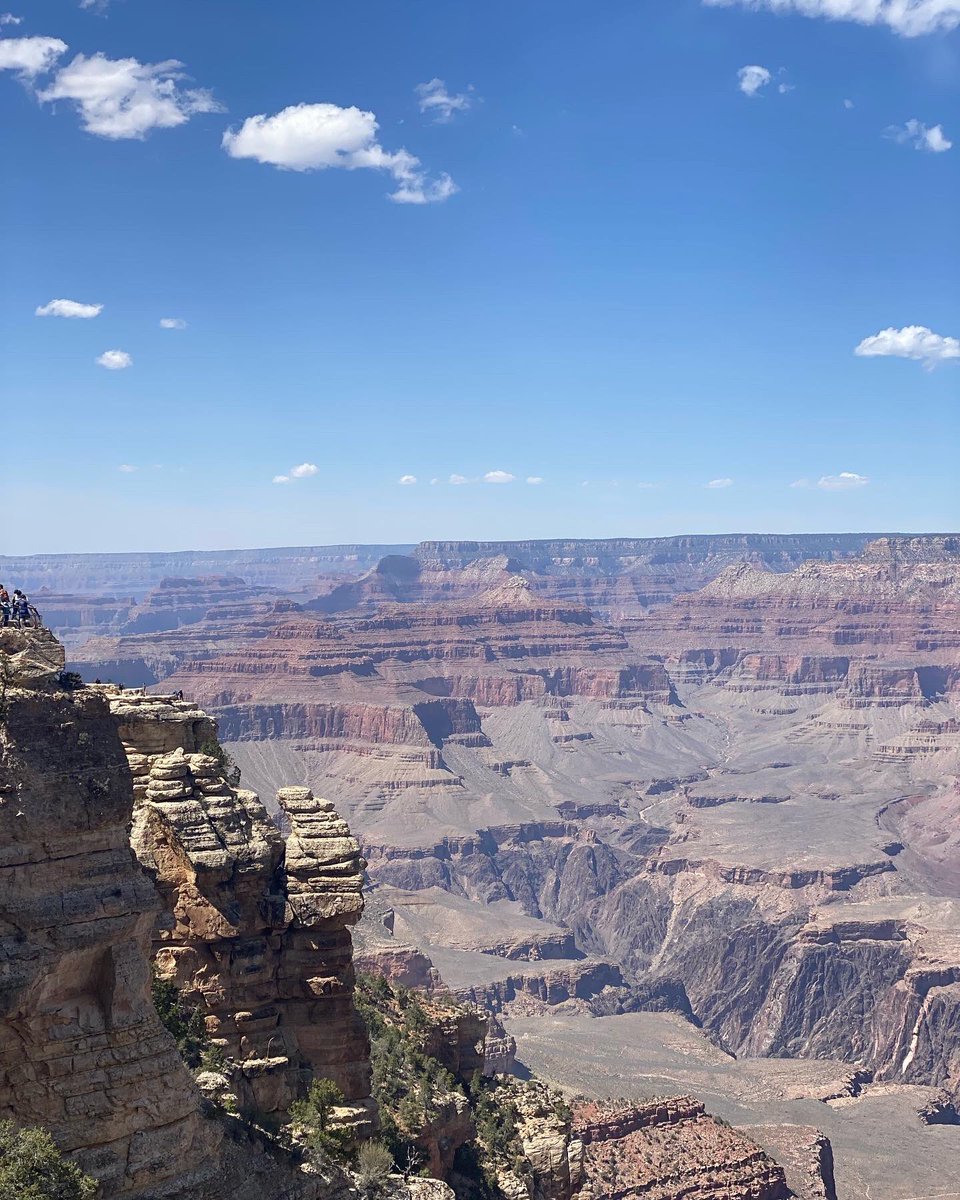 kingchiru15's tweet photo. Bhoomi puttinappudu puttina #grandcanyon tho…. 

@GrandCanyonNPS is always ❤️ 
#GrandCanyon #GrandCanyonSouthRim #MatherPoint #BrightAngel #HopiHouse #RimTrail #HermitsRest #RoadTrip #BeautifulDestinations https://t.co/hwIYz1a8kl