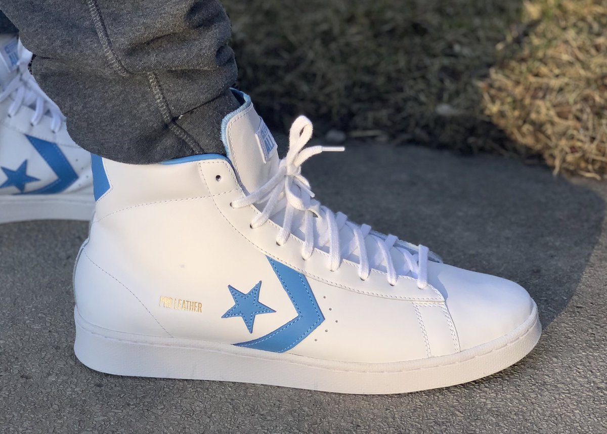 BigDmilz's tweet photo. I had to pull these out cause I rarely see them on feet. @Converse Pro Leather Mids on feet. IYKYK. #QuarantineDripCheck #kickcheck #snkrsliveheatingup #KOTD https://t.co/DHt05to0Kt