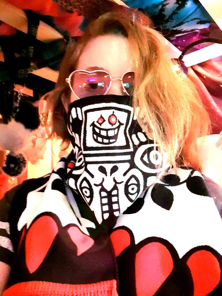 WtsThtPrpThng's tweet photo. I'm so proud of my sonflower π»
#Flowey #floweytheflower #omegaFlowey #undertalemerch #selfie https://t.co/z083tg6SzL