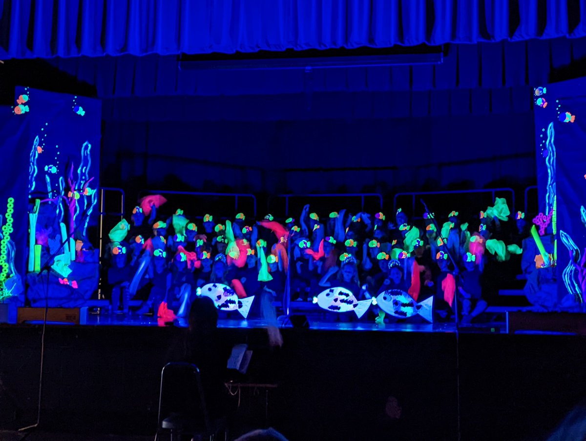 So proud of all our Rainbow Fish! What a great 1st grade performance <a href="/KCS_Jefferson/">Jefferson Elementary</a> with <a href="/KCS_JeffMusic/">Jefferson Elementary Music</a>