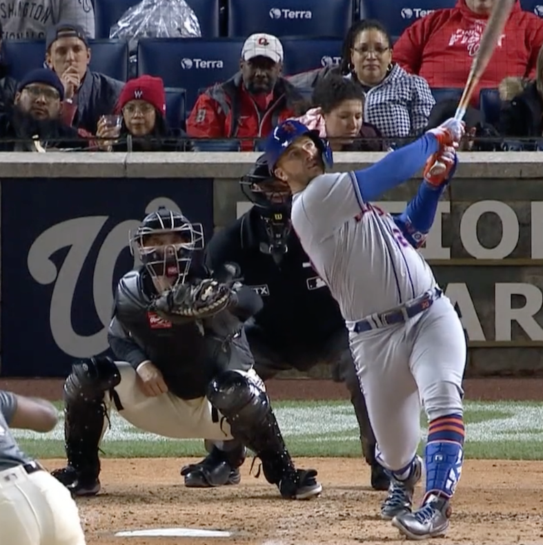 ProXRbat's tweet photo. Congratulations to New York Mets' Pete Alonso on his first career grand slam this past Saturday - 111.6 mph exit velocity. Pete swings a custom 34" Dove Tail bat with ProXR grip technology. #PeteAlonso #Dovetailbats #ProXRbat #GrandSlam https://t.co/QEyBX5lWEZ