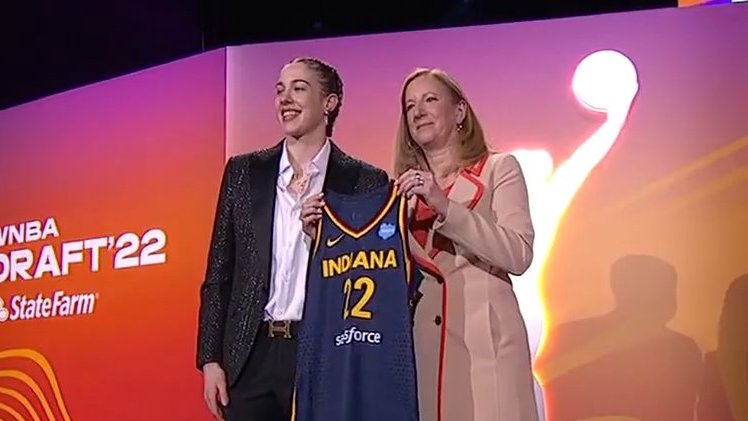char_cliff's tweet photo. The @IndianaFever are officially the first U.S. pro sports franchise to select four players inside the top 10 of the same draft:

No. 2 @NaLyssaSmith 
No. 4 @em__baller 
No. 6 @lexiehulll
No. 10 @queenEgbo_

🔥The future is now. #FeverDraft #WNBA🔥 https://t.co/fcjZ96ZILd