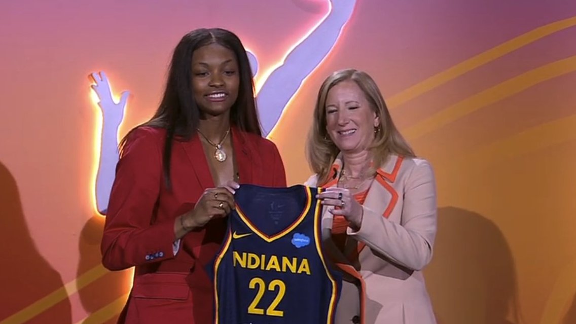 char_cliff's tweet photo. The @IndianaFever are officially the first U.S. pro sports franchise to select four players inside the top 10 of the same draft:

No. 2 @NaLyssaSmith 
No. 4 @em__baller 
No. 6 @lexiehulll
No. 10 @queenEgbo_

🔥The future is now. #FeverDraft #WNBA🔥 https://t.co/fcjZ96ZILd