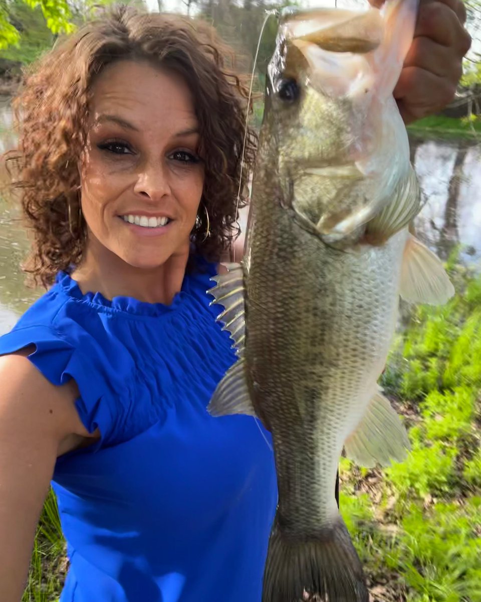 samanthalgay's tweet photo. What a great way to end my Monday! Hope everyone has a great week. #bassfishing #afterwork #largemouthbass #airrusrods #lewsfishing #hiseas #gycb #senko #catchandrelease #springtime #fishing #prespawn https://t.co/qWv8KaBXmf
