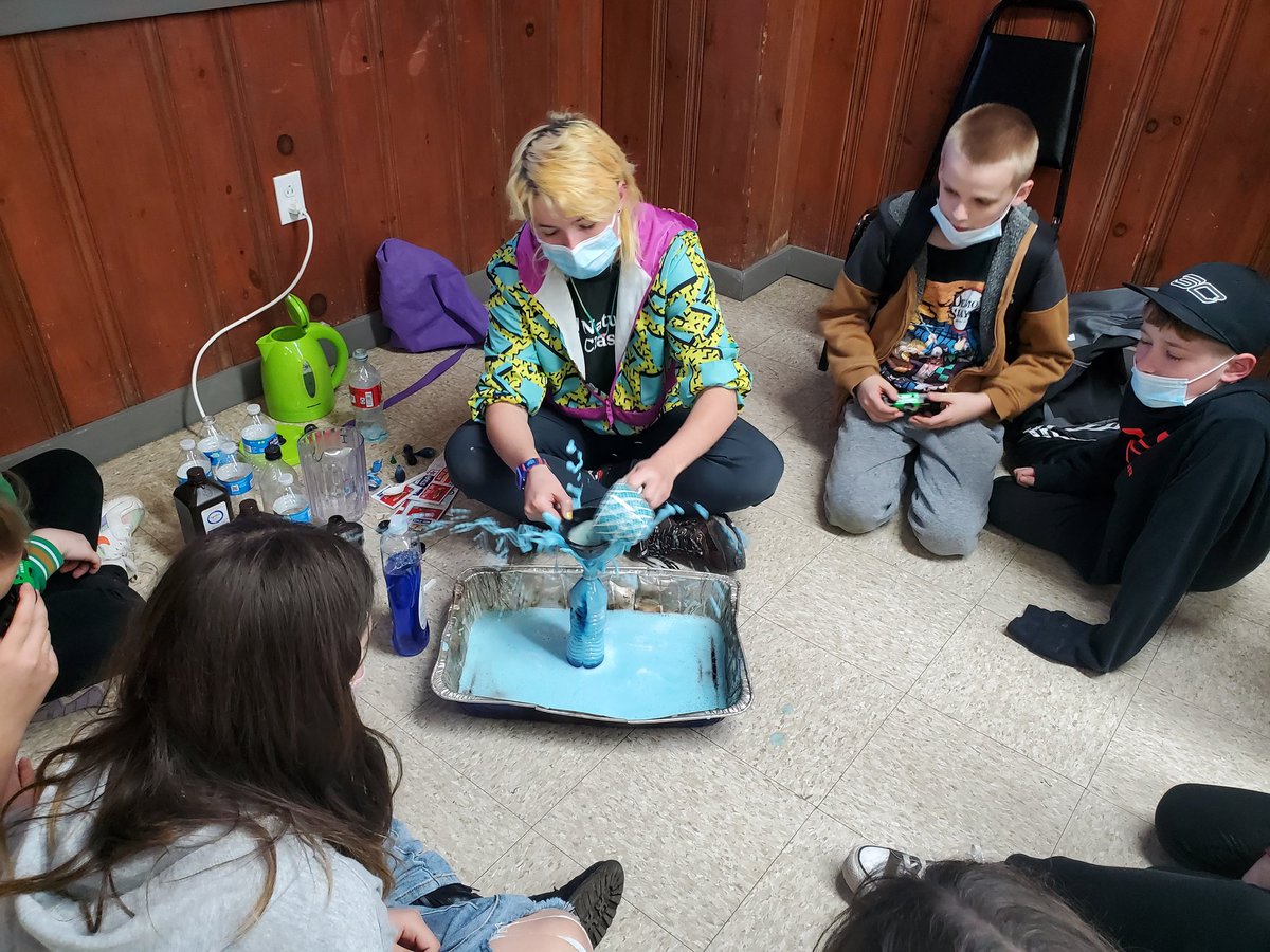 AnnaMMills's tweet photo. We had Science Fair tonight at Nature's Classroom!  So many cool experiments to see!  #WBwildcats #HowardRocks https://t.co/AKDYpcEsXx