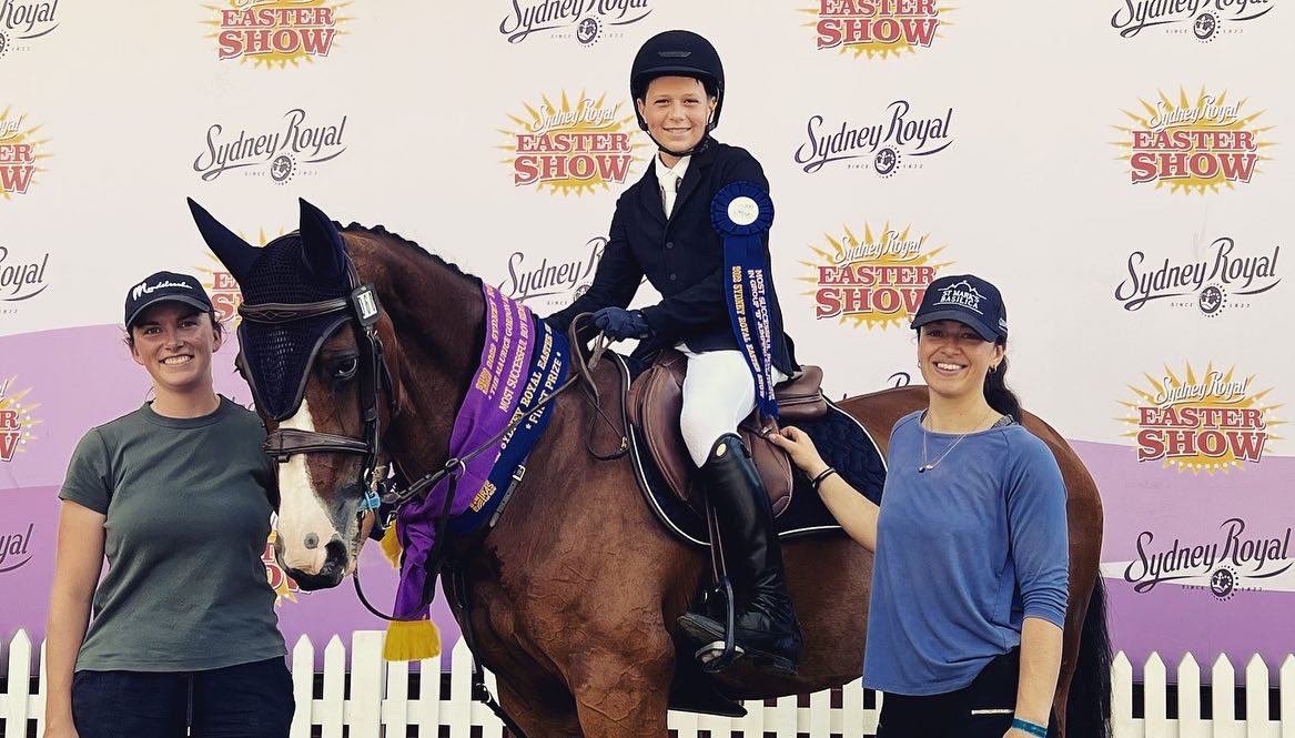 DarraghryanSH's tweet photo. Great week @eastershow. Huge congratulations to @magnier_charlie riding Quinn z. 🥇🥇🥇🏆 3 wins including the Junior Grand Prix and overall leading boy rider. What a combination these two are. Well done to the hole team. @Aoife_Crotty @TomMagnier @SophieMagnier1 https://t.co/DS6KH3hbzG