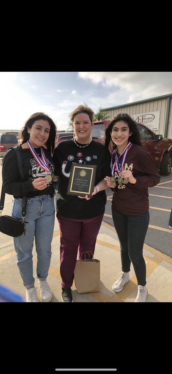 RobertaEsther_'s tweet photo. So blessed to have made it to regionals in Literary Criticism !! Thank you to our amazing coach @W0rdWizard 💞💞 https://t.co/d2db0TMOaK