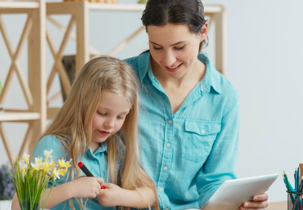 EarlyEssentials's tweet photo. Today is Education and Sharing Day; share some knowledge with your children and help them to cultivate that learning spirit!
#EarlyLearningEssentials
#EducationAndSharingDay https://t.co/eZTN4DdsA1