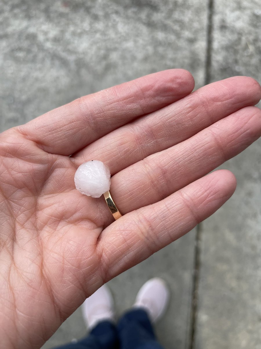 rangerShaina's tweet photo. @NWSEureka hail in Orick 4:58 https://t.co/NTQtlPCQWh