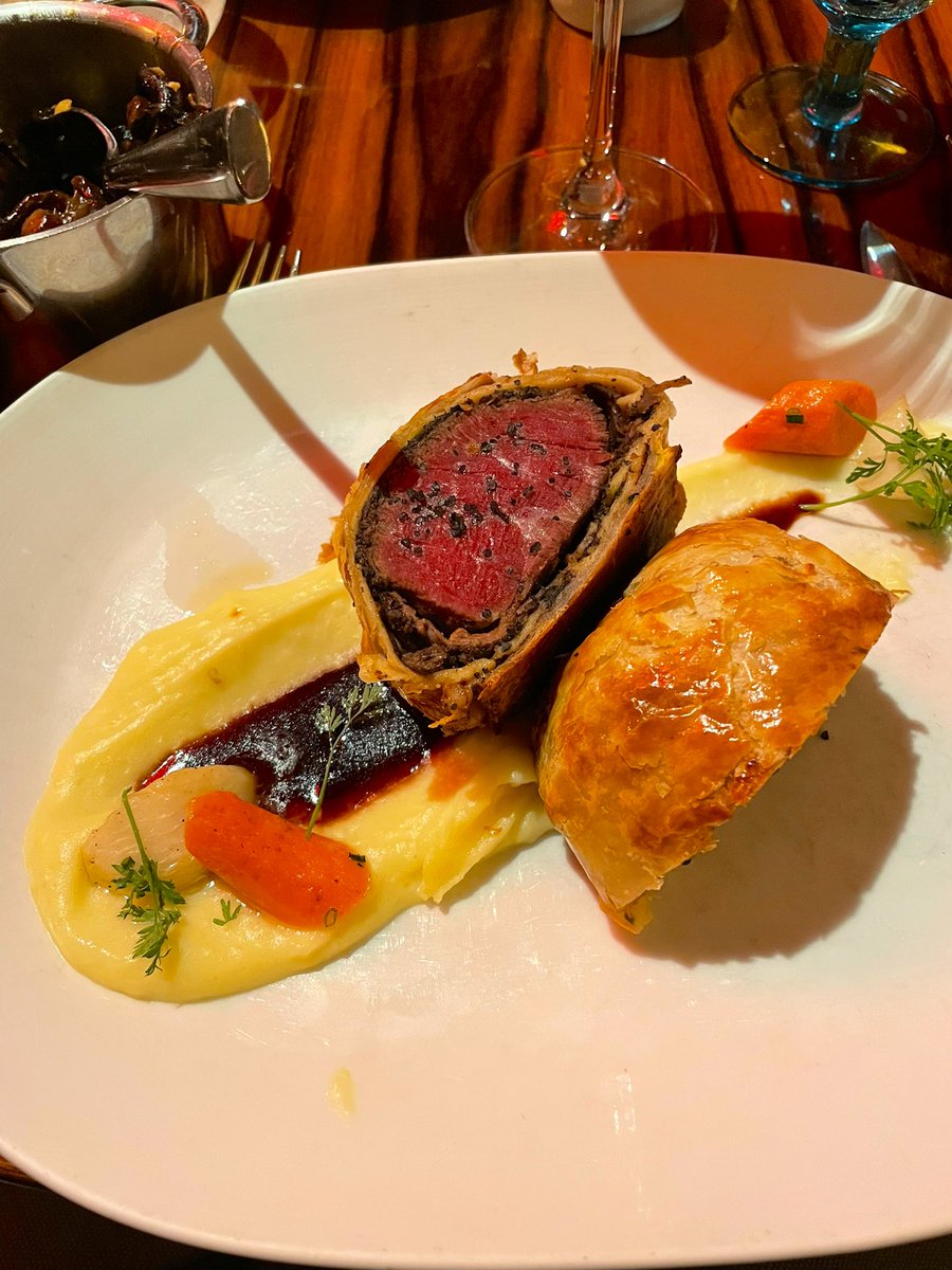 Beef Wellington at Gordon Ramsay Steak @ParisVegas https://t.co/KqI2smXqRc