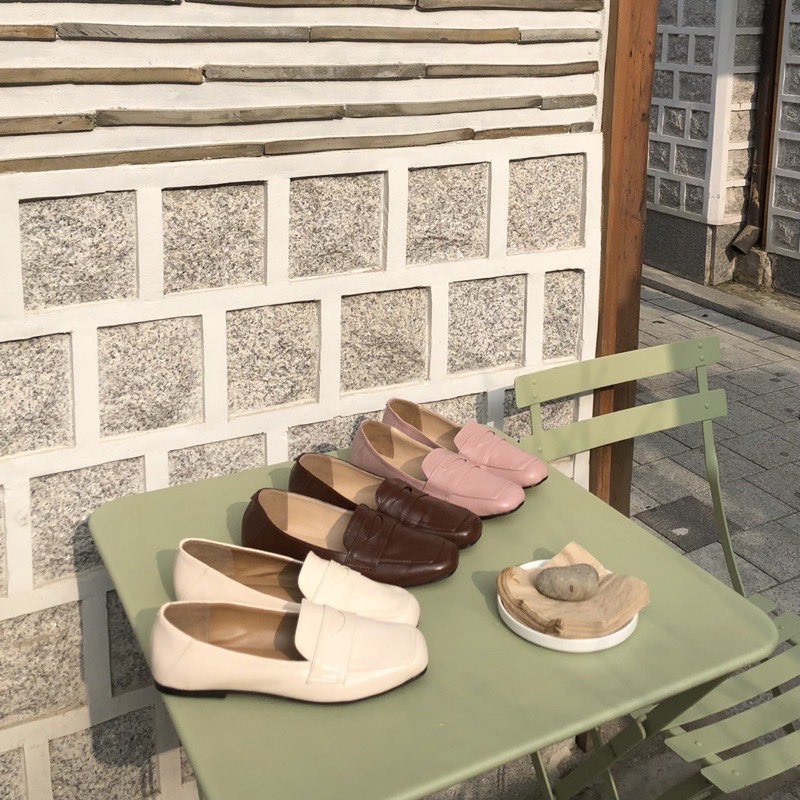 baranggcewe's tweet image. vintage flat shoes 🍂

shope.ee/2fV7O79cvp