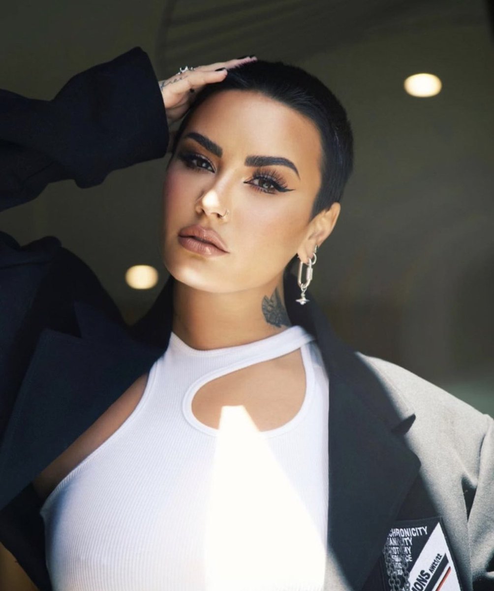 PopCulture2000s's tweet photo. oh demi lovato snapped https://t.co/SCVPu5smLt