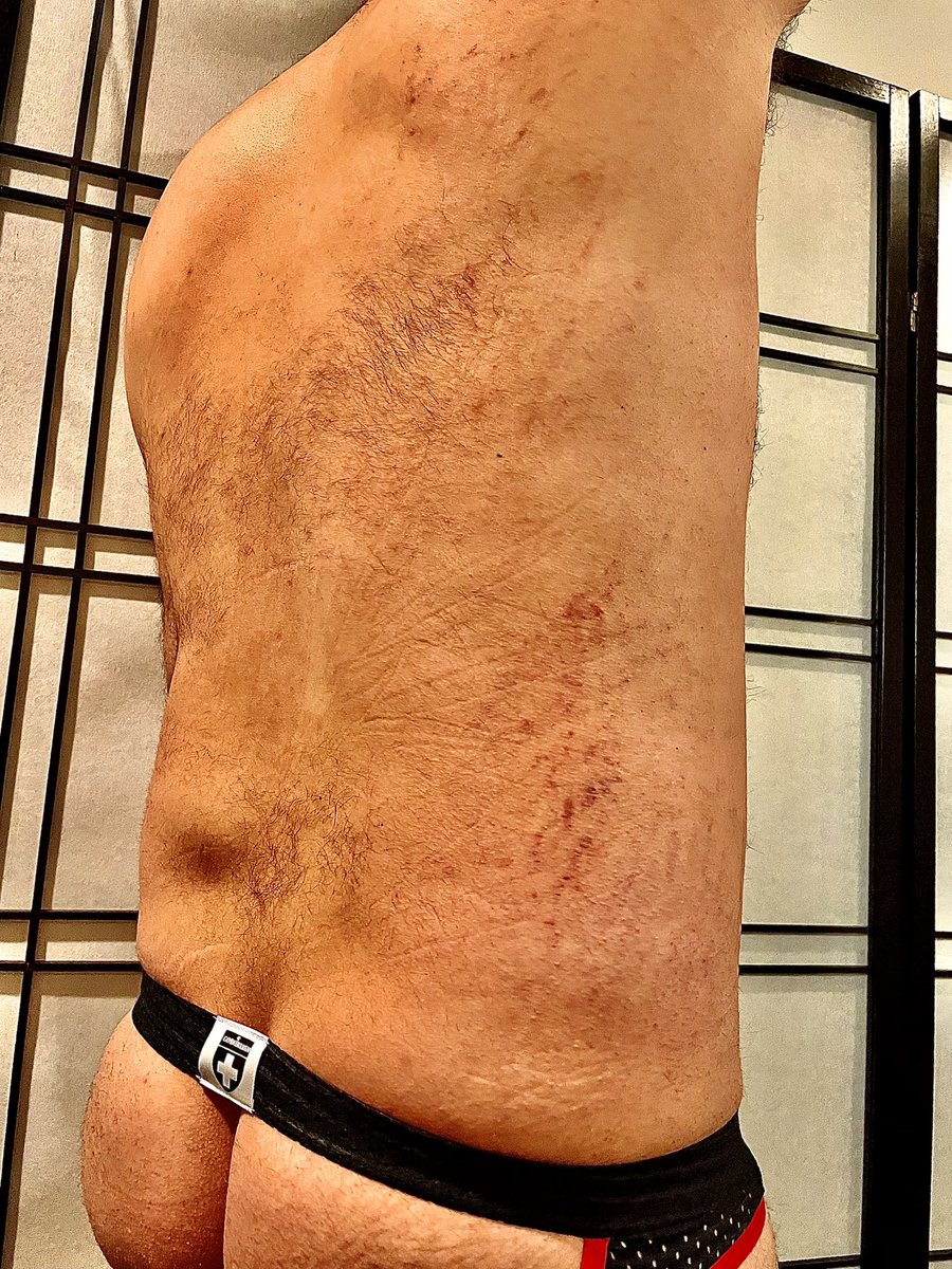 Service_Danimal's tweet photo. Attended my first ever Rough House🐶 Wish there was more space for play, wanted to come out looking more striped. 🐯🦓

#RoughHouse #torontokink #kink #gaysub #SubChaser #beautymarks #flogged #spaexcess #gaychaser #gaybear #bearsofinstagram 
#ThankGodThereWas1BearDom https://t.co/5xq7o0MLMM