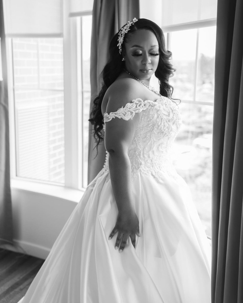 chadflucas's tweet photo. I am black photographer who enjoys shooting and documenting Black Love! Excited for this Wedding Season for 2022! If anybody is interested https://t.co/UlA4Bj5jUs 

Bride: Brittany (Mrs. Ford) https://t.co/6zNzghQla5