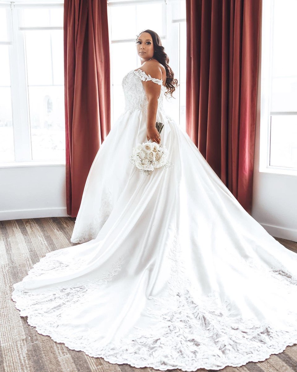 chadflucas's tweet photo. I am black photographer who enjoys shooting and documenting Black Love! Excited for this Wedding Season for 2022! If anybody is interested https://t.co/UlA4Bj5jUs 

Bride: Brittany (Mrs. Ford) https://t.co/6zNzghQla5