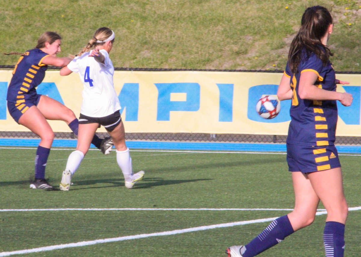 KCRoosWSoccer's tweet photo. 𝙏𝙃𝙀 𝙎𝙃𝙊𝙏🚀➡️ 𝙏𝙃𝙀 𝘾𝙀𝙇𝙇𝙔🤩 https://t.co/cz9GCs1JuE